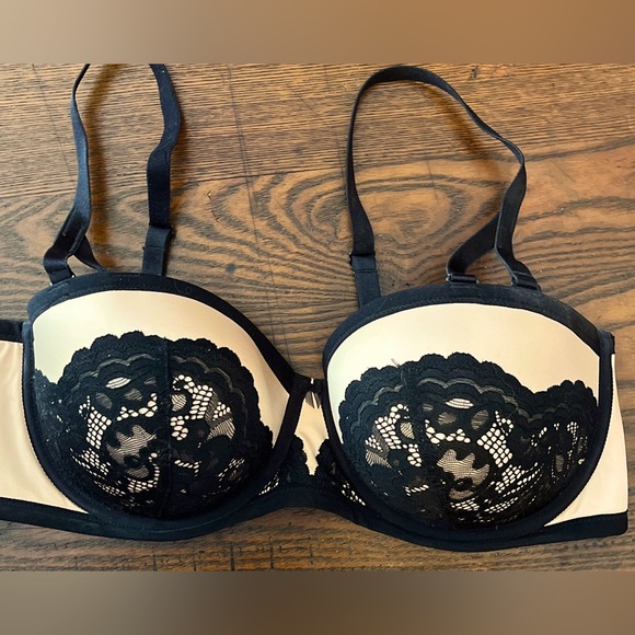 Torrid SEXY 40DD push-up balconette strapless IVORY & BLACK lace bra strappy, - Picture 1 of 4